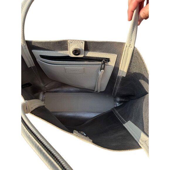 Boikler New York White Pebbled Leather Tote Bag With Inner Pockets & Snap Closur - Picture 3 of 8